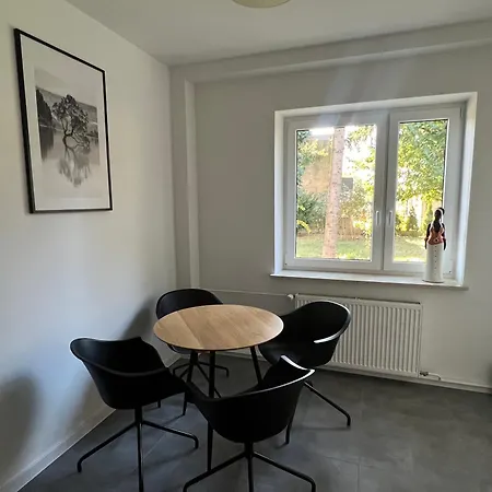Mieszkanie 1 Pokojowe Z Dostepem Do Dzialki, Ogrodu Farm stay Warsaw
